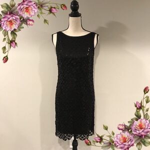 Gorgeous sleeveless dress with sequins